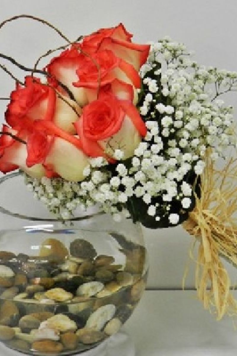 Ramo de Novia con 6 Rosas Bluhs
